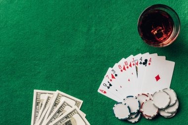 Bandar Poker table interface on yakuza app showing player cards, banker position, and current stakes