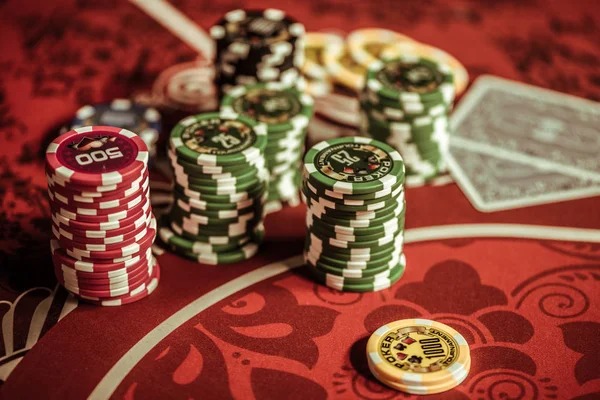 yakuza live roulette table on mobile phone with reload bonus balance displayed